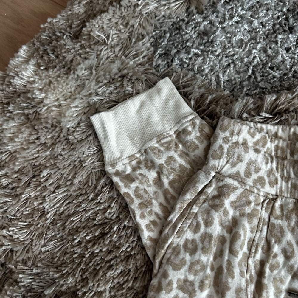 Rachel Zoe Beige Animal Print Set Lounge sleep - Picture 5 of 5
